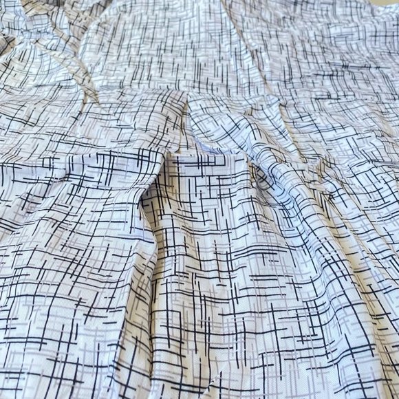 NWT AKA Short Sleeve Button Up Blouse Abstract Pattern Size Extra Small - Picture 5 of 6